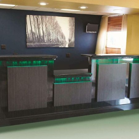 La Quinta Inn & Suites Tulsa Extérieur photo