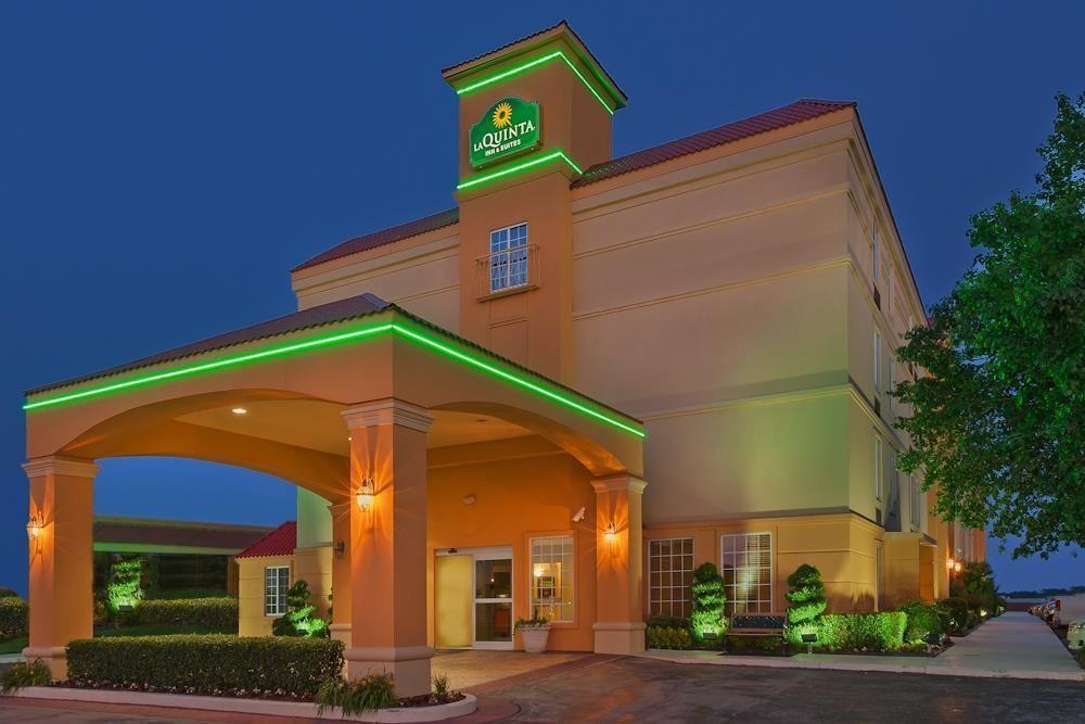 La Quinta Inn & Suites Tulsa Extérieur photo