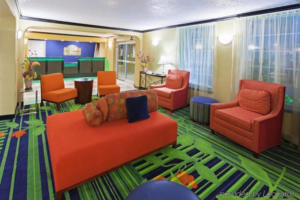 La Quinta Inn & Suites Tulsa Extérieur photo