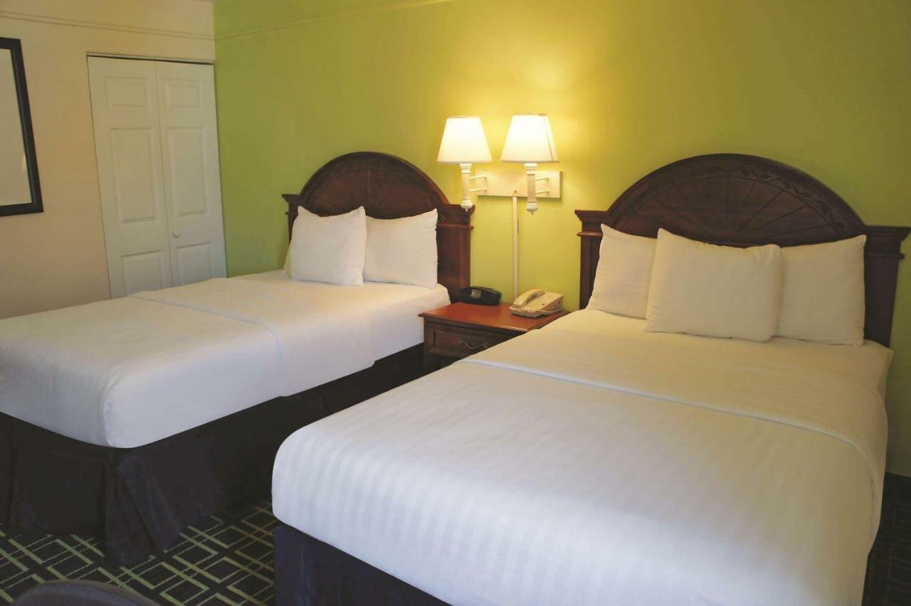 La Quinta Inn & Suites Tulsa Extérieur photo